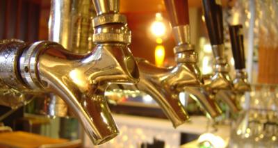 Illegaal geïmporteerd bier in de kroeg